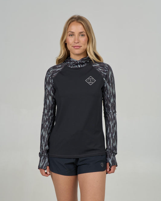 Front view of the Apex Sunshirt - Camo.
