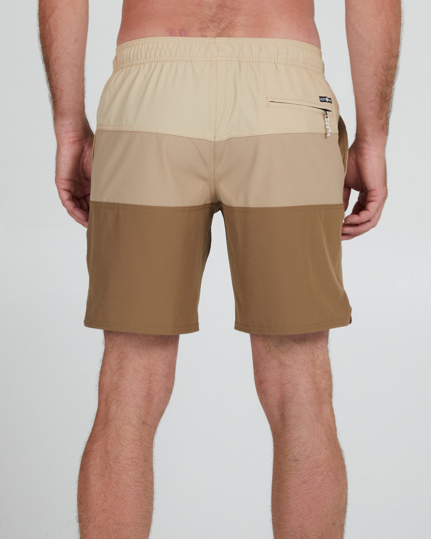 On body back of the Beacons 2 Sand Elastic Boardshort
