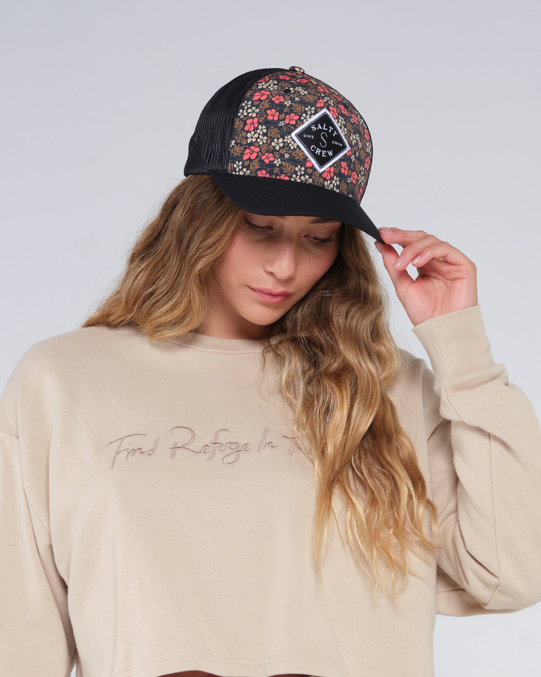 front on body view of Sealine Desert Sun Retro Trucker