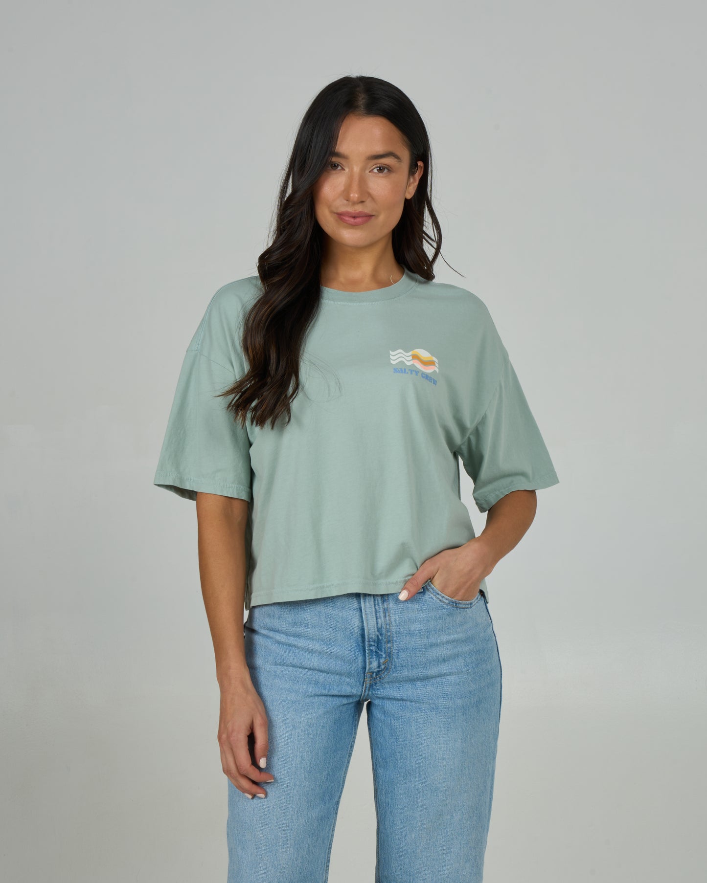 Front view of the Waves Skimmer Tee - Meadow Green. 