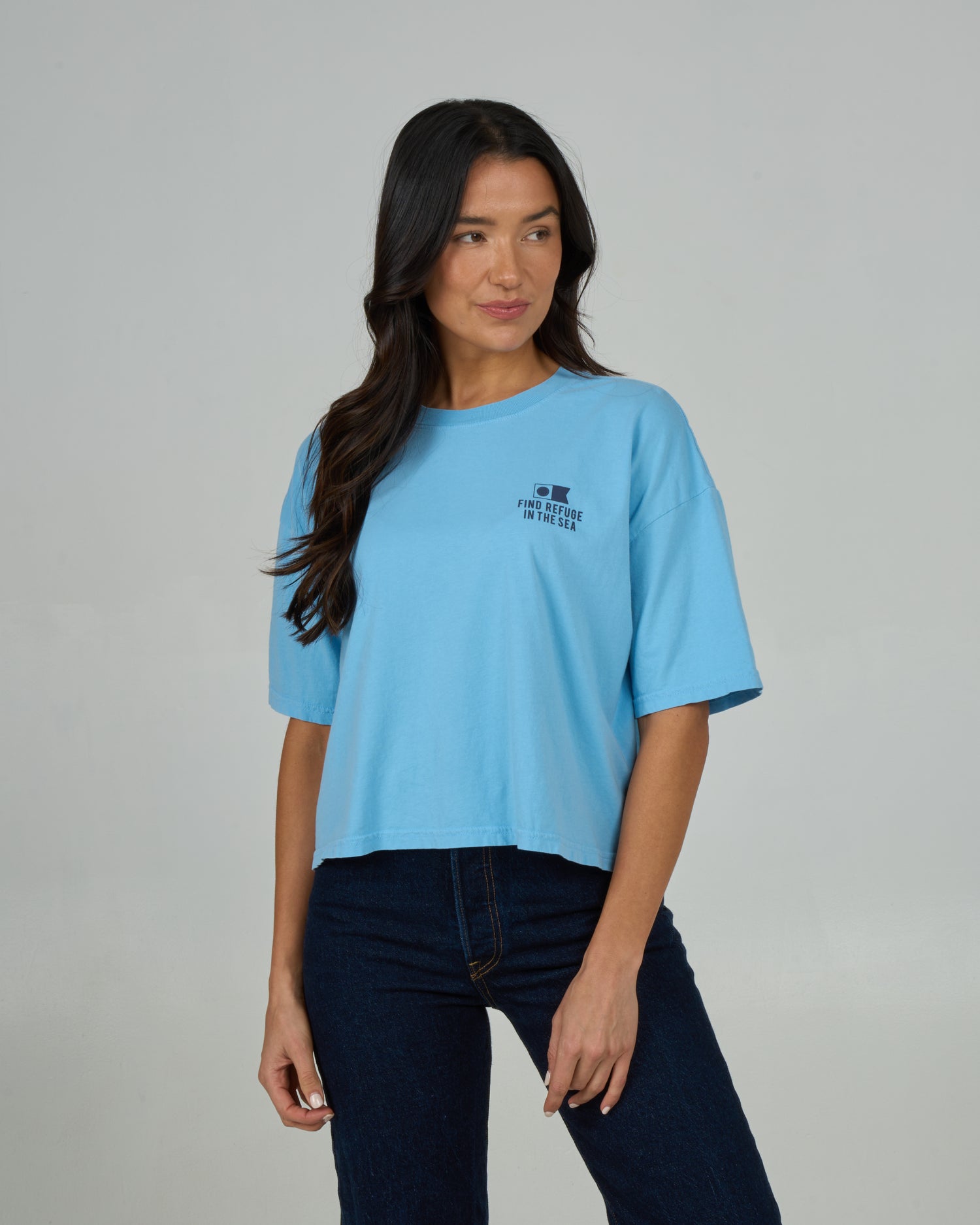 Front view of the Fish Finder Skimmer Tee - Marine Blue. 