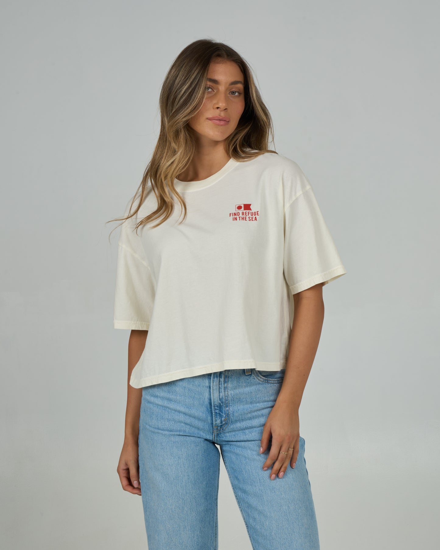 Front view of the Fish Finder Skimmer Tee - Off White. 
