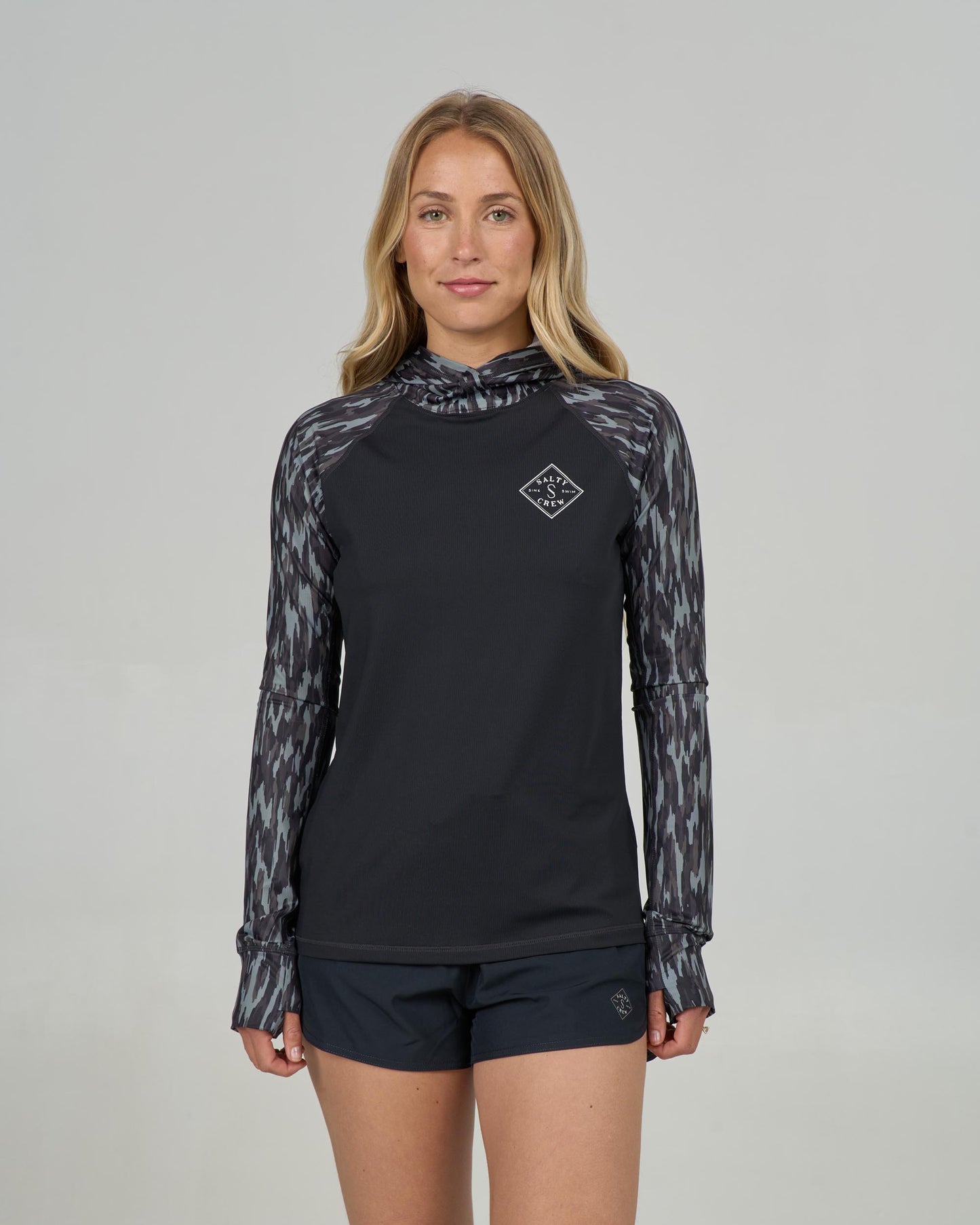 Front view of the Apex Sunshirt - Camo. 