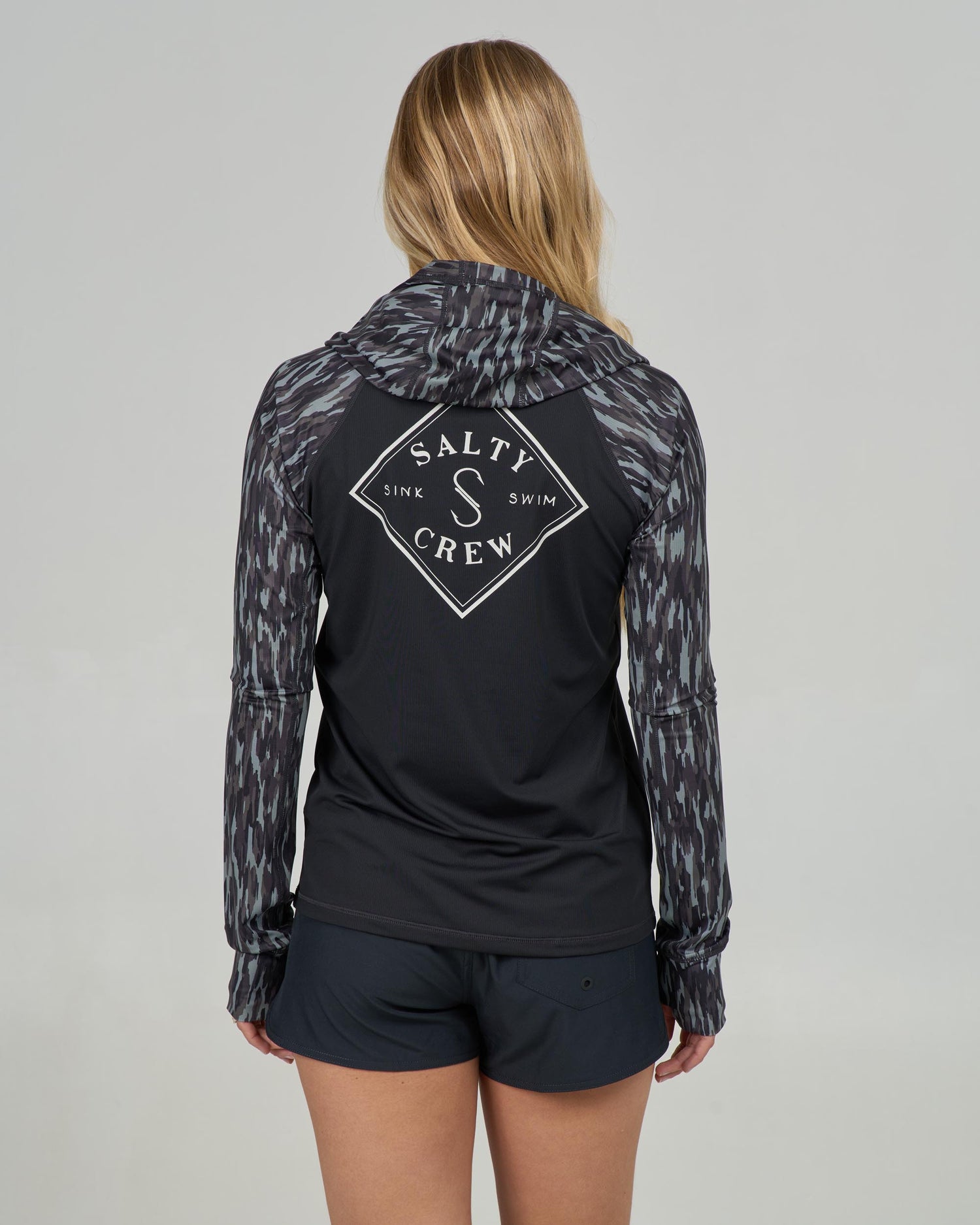 Back view of the Apex Sunshirt - Camo. 