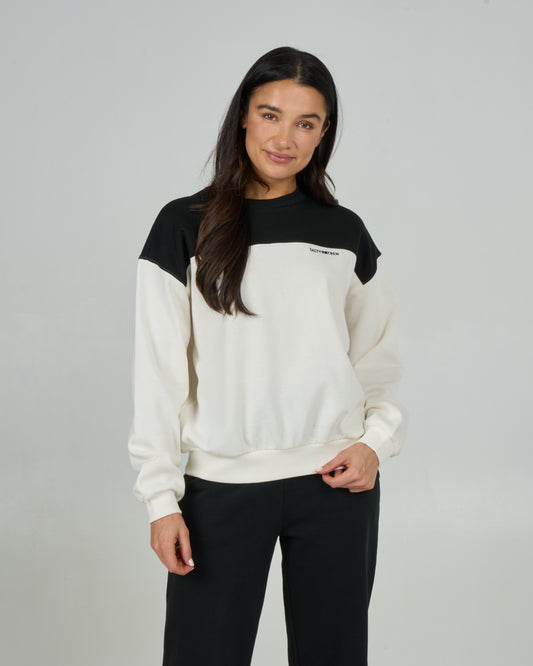 Front view of the Sail Away Crew - Black. 