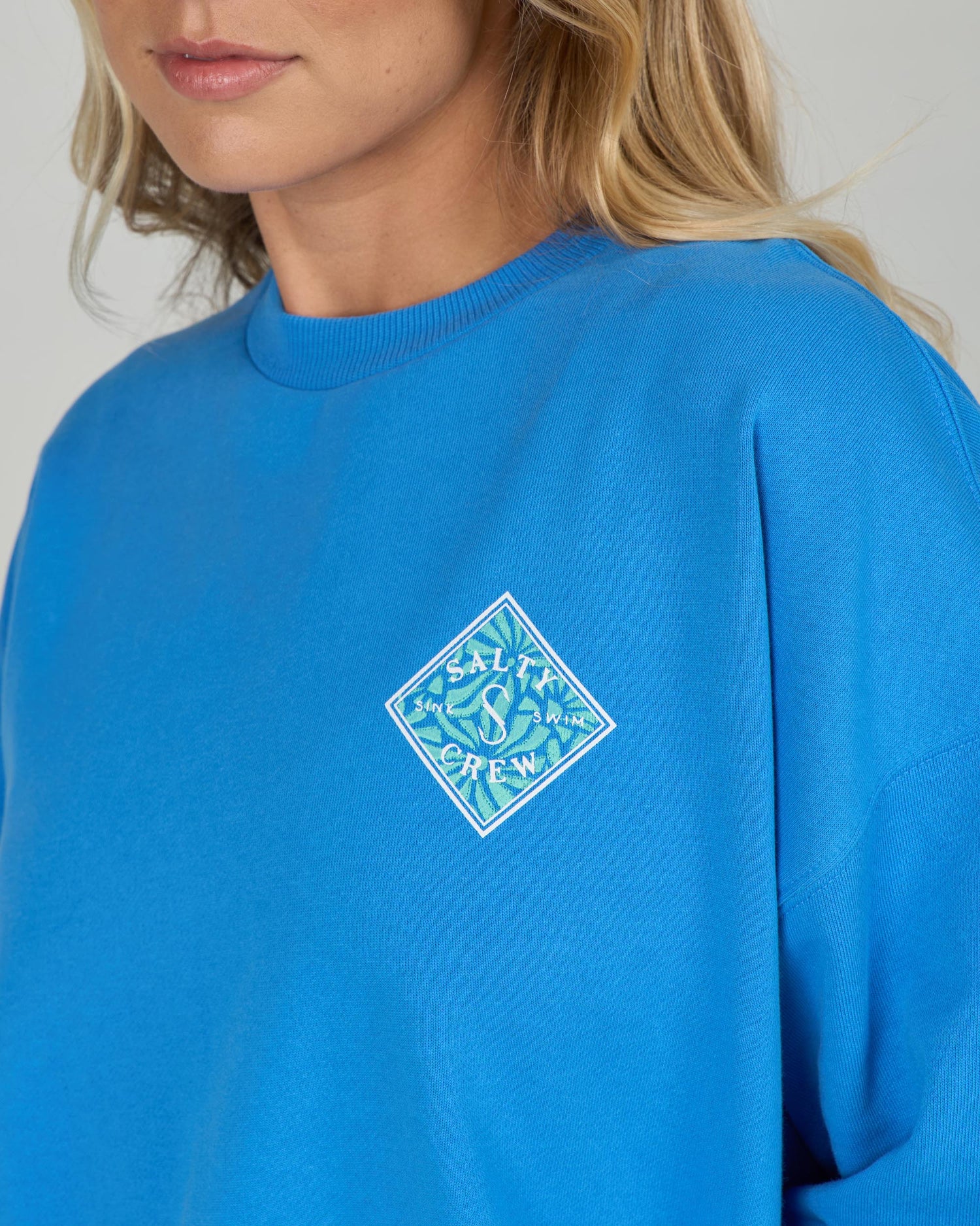 Close up front view of the Tippet Crew - Bold Blue. 