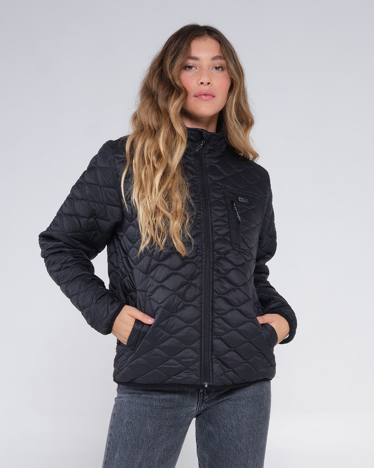 front view of Gale Wind Black Puffer