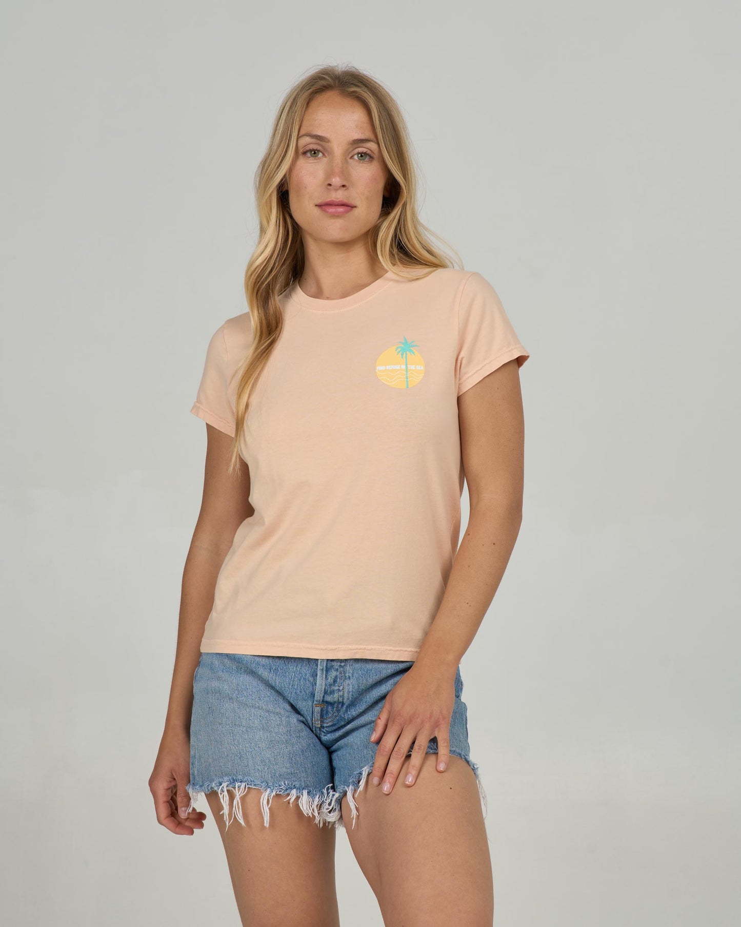 Front view of the Simplicity Modern Tee - Apricot. 