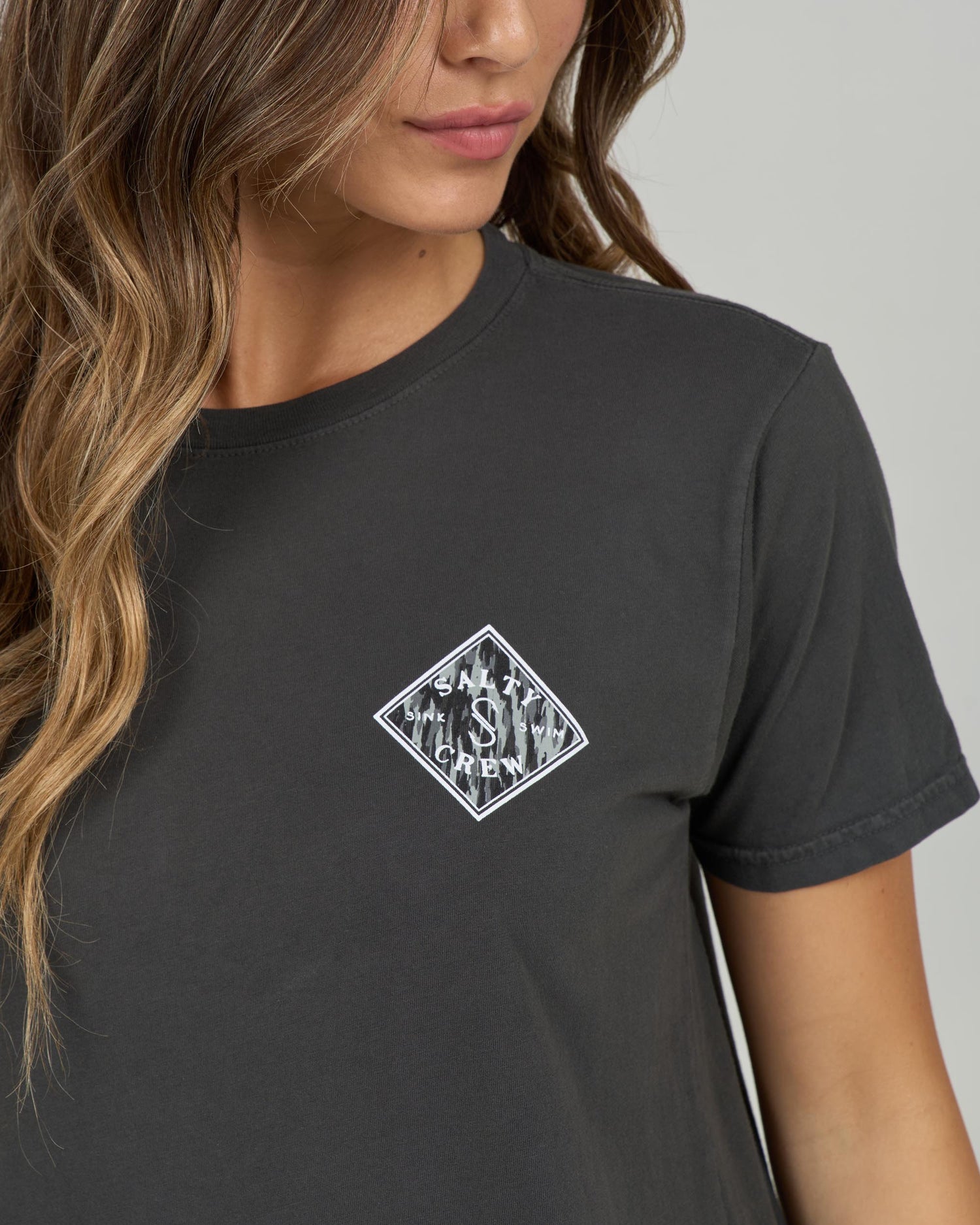 Close up front view of the Tippet Boyfriend Tee - Charcoal. 