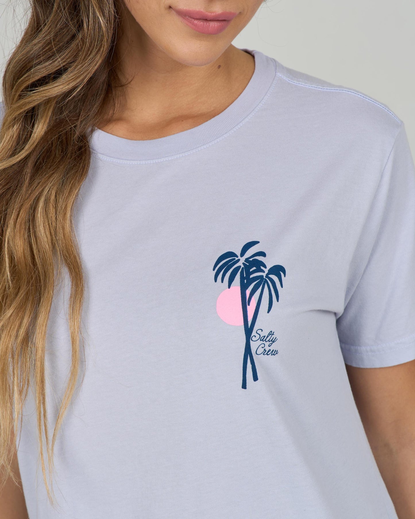 Close up shot of the Geo Palm Boyfriend Tee - Fog. 