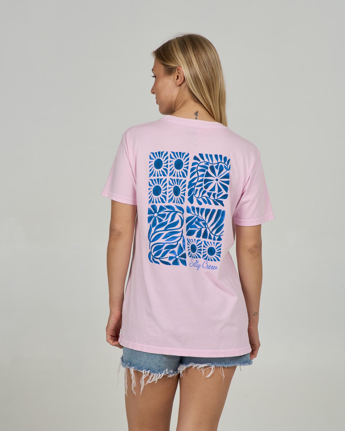 Back view of the Sunblock Boyfriend Tee - Pink Skies. 