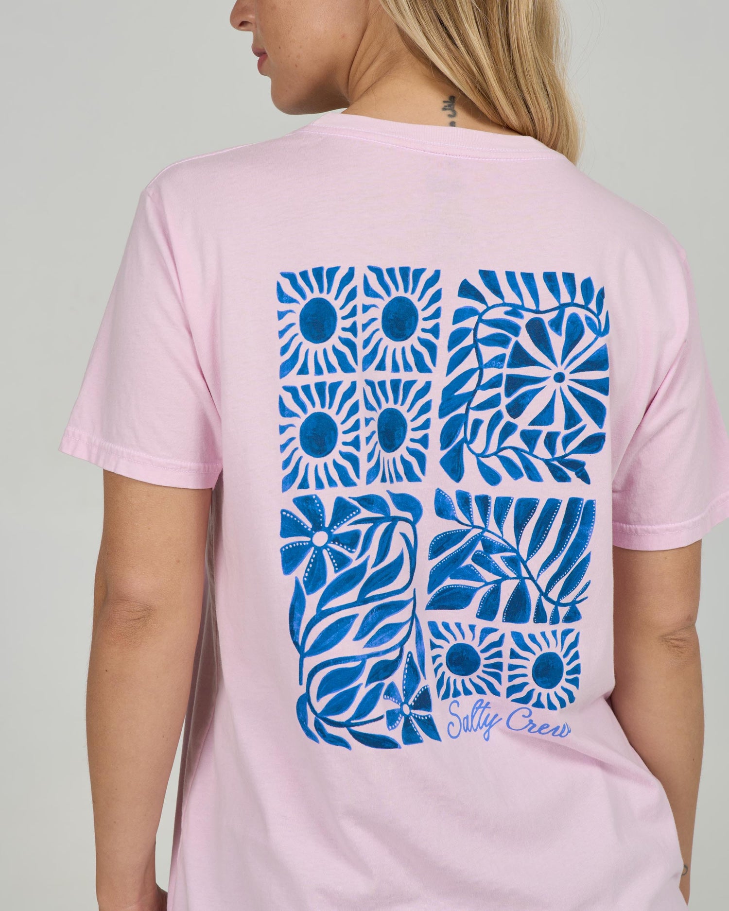 Close up back view of the Sunblock Boyfriend Tee - Pink Skies. 
