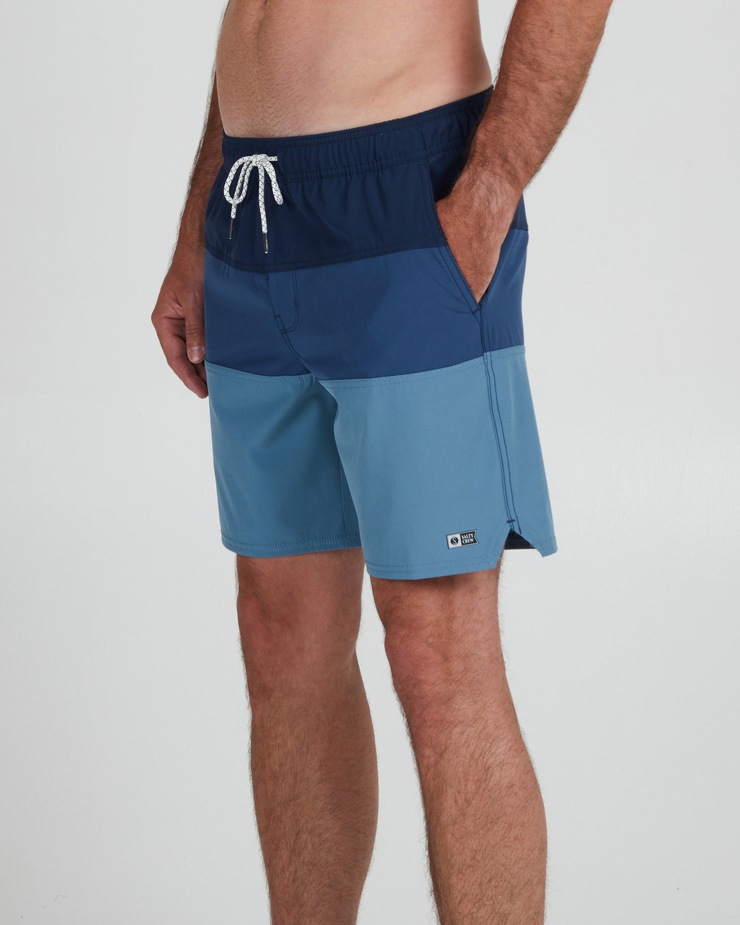 On body front angle of the Beacons 2 Sand Elastic Boardshort