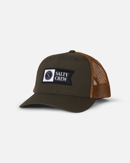 Front view of the Pinnacle 2 Retro Trucker - Green/Gold. 