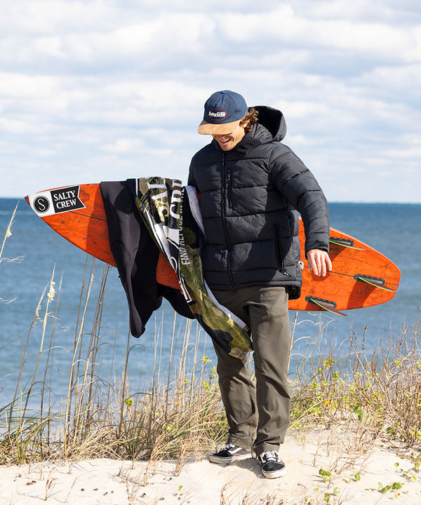 Candid photo of the Apex Barrier Jacket - Pirate Black. 