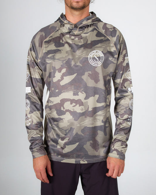 On body front view of the Palomar Camo Tan Pinnacle + Hood Sunshirt